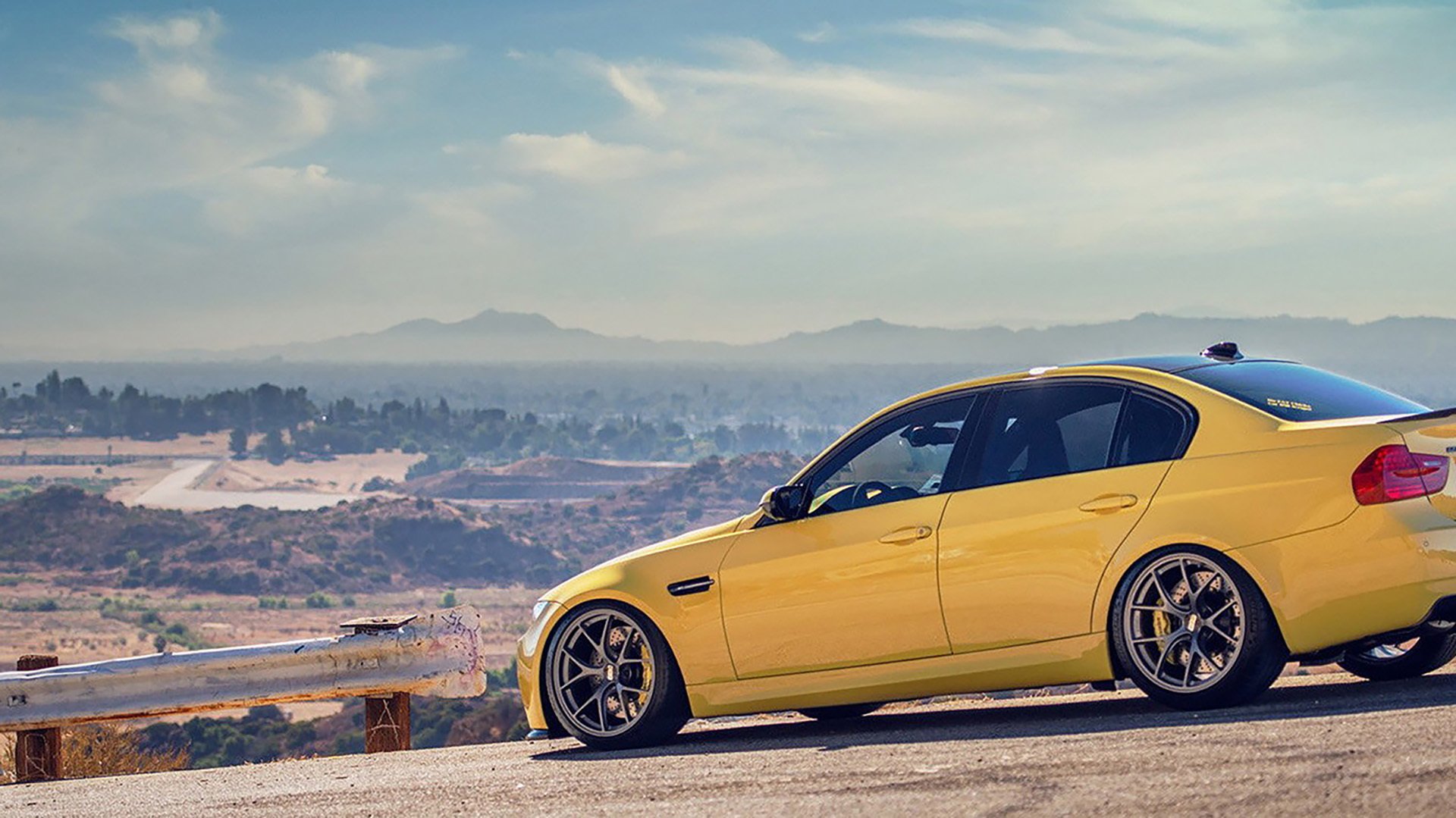 爱游戏体育APP下载-_场外花絮：明星嘉宾到场助威，现场气氛热烈_，明星场外应援是什意思