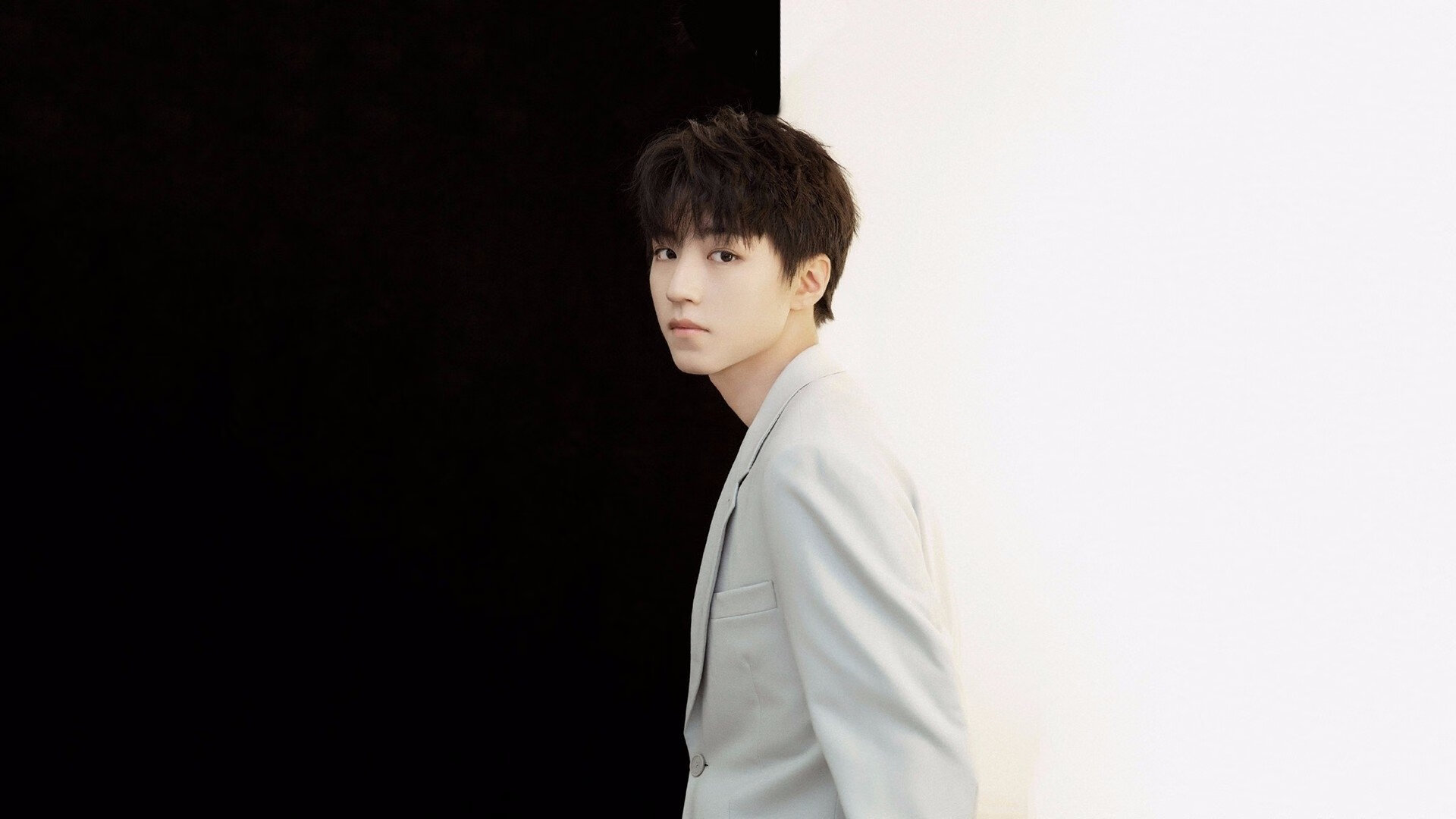 爱游戏app下载-_篮网队攻势如潮，继续领跑联盟_，篮网的队