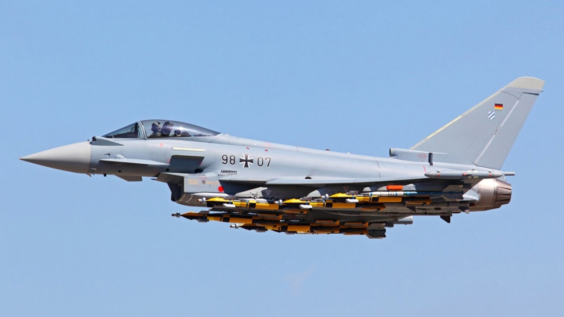 英超激烈对决,精彩进球、战术调整引发热议,英超经典对决