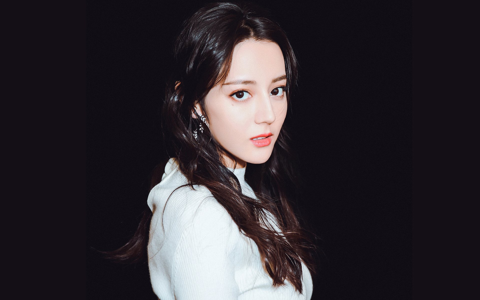 爱游戏下载-赛后采访：李明感慨“团队合作让我们取得胜利”！