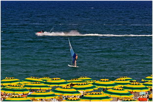 爱游戏 电竞-“快艇冲浪：速度、力量与技术的融合，马鞍山赛场极限对决”