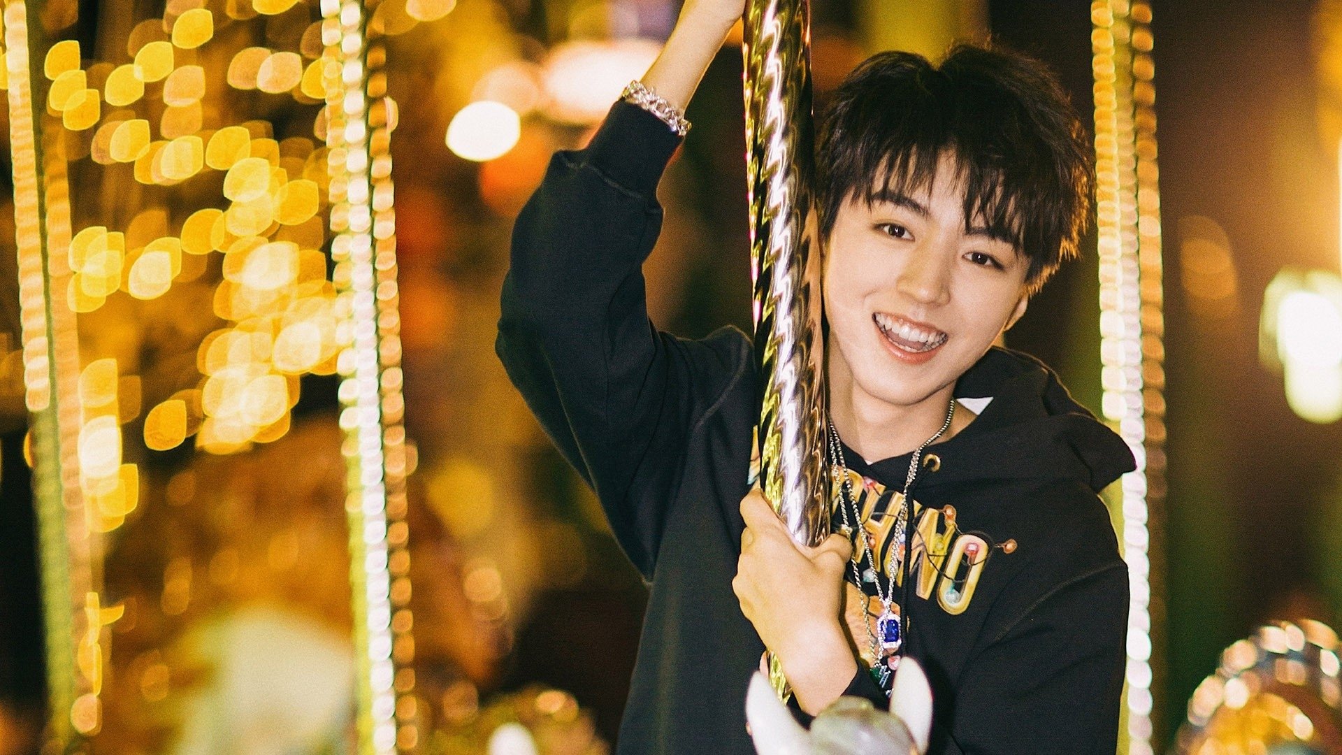 爱游戏平台-特斯·冯·迪克：凭借精确传球，成为南非队进攻和防守转换的关键人物